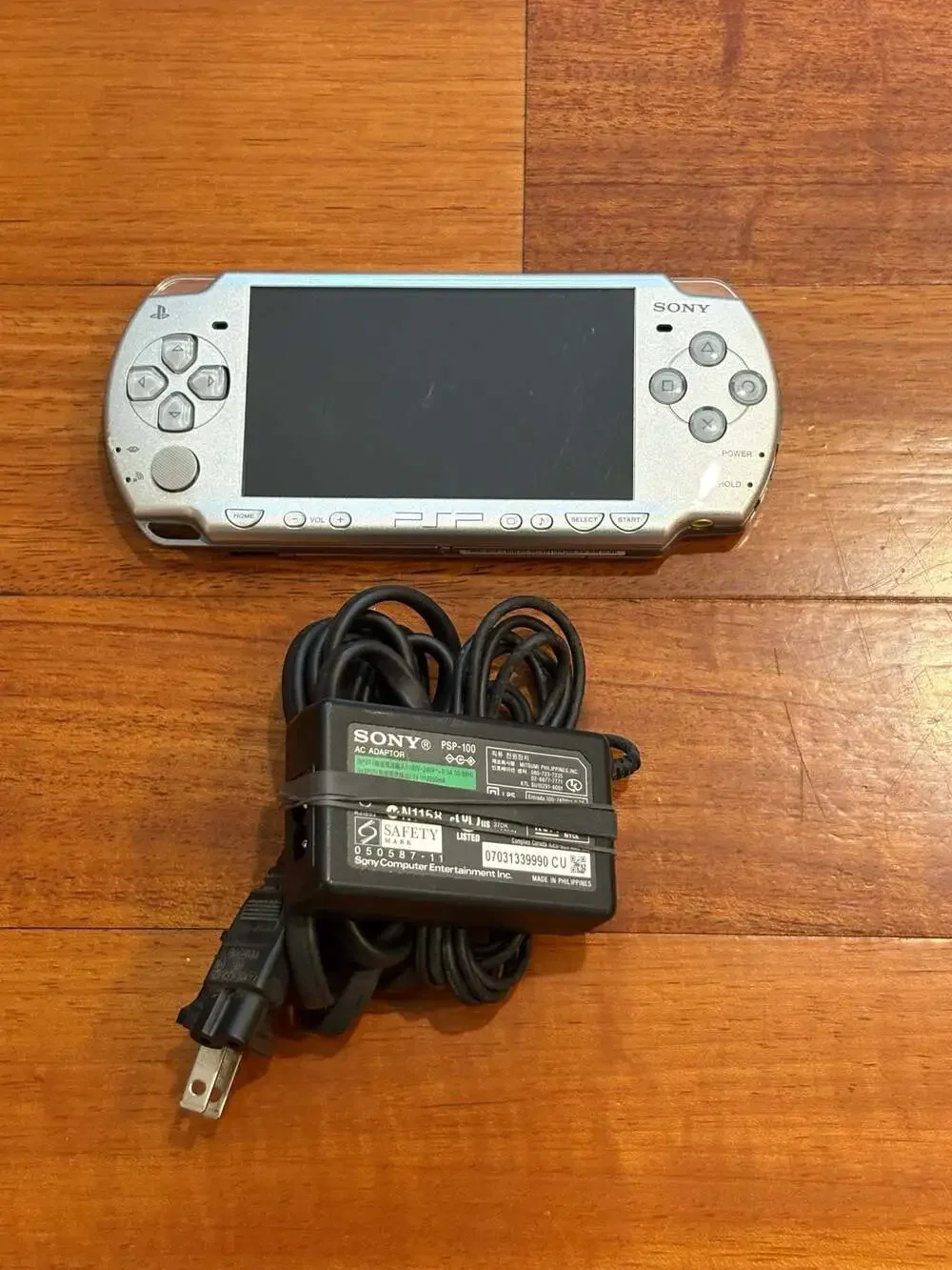 Sony PSP 2000 Slim Silver Console Works UMD Drive Not Working Parts Repair OEM